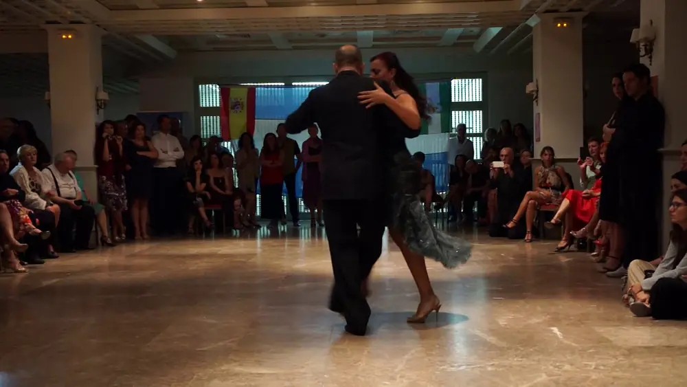 Video thumbnail for Diego Benavidez y Natasha Agudelo - "Nochero soy"