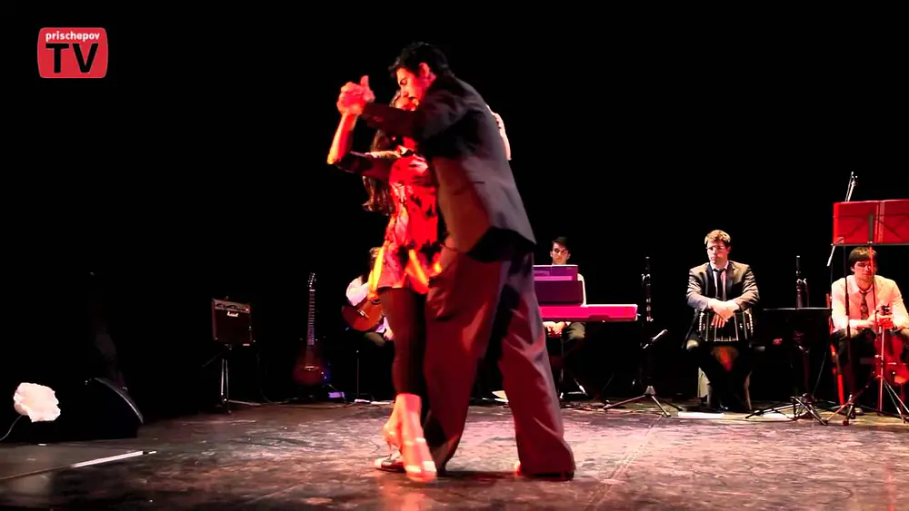 Video thumbnail for Dana Frigoli & Adrian Ferreyra 3 at the opening of White tango festival 2011 in Moscow (Russia).