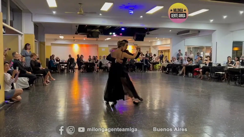 Video thumbnail for Carla Rossi y Jose Luis Salvo  - Milonga Gente Amiga -17/MAR/2024 (1/2)