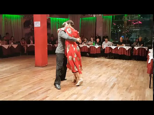 Video thumbnail for Milonga de los Domingos 13/01/2020 - Analia Vega y Marcelo Varela 1/4