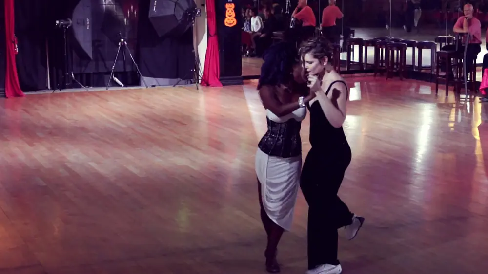 Video thumbnail for Yelizaveta Nersesova & Lauren Woods: Carlos Di Sarli - Viviano