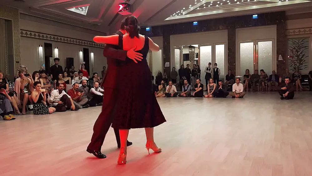Video thumbnail for Vanessa Gauch & Esref Tekinalp / Marion - Miguel Calo / IstanbulTangoWeekend /1