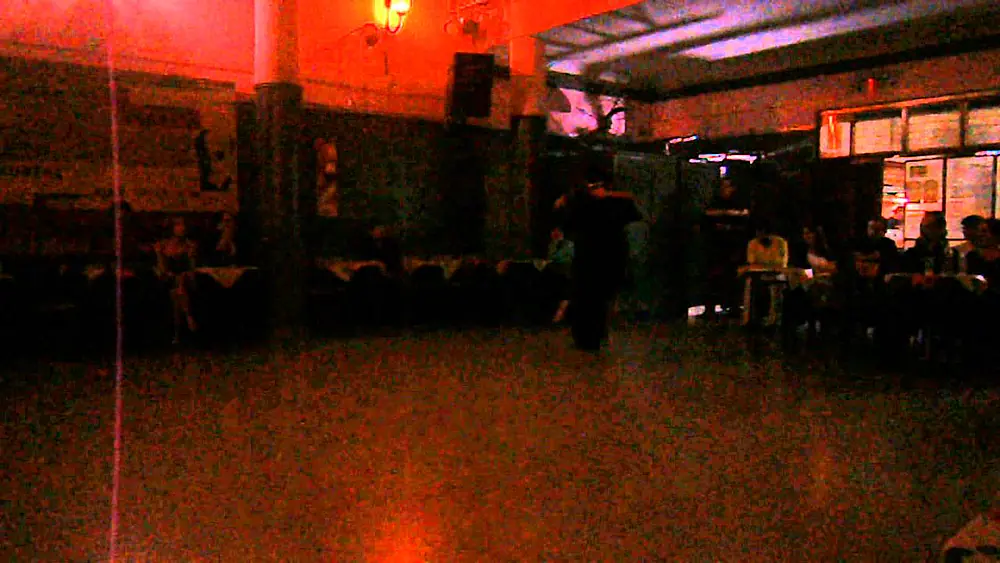 Video thumbnail for Damian Rosenthal y Vanessa Fatauros en El Motivo Tango, 14/4/14