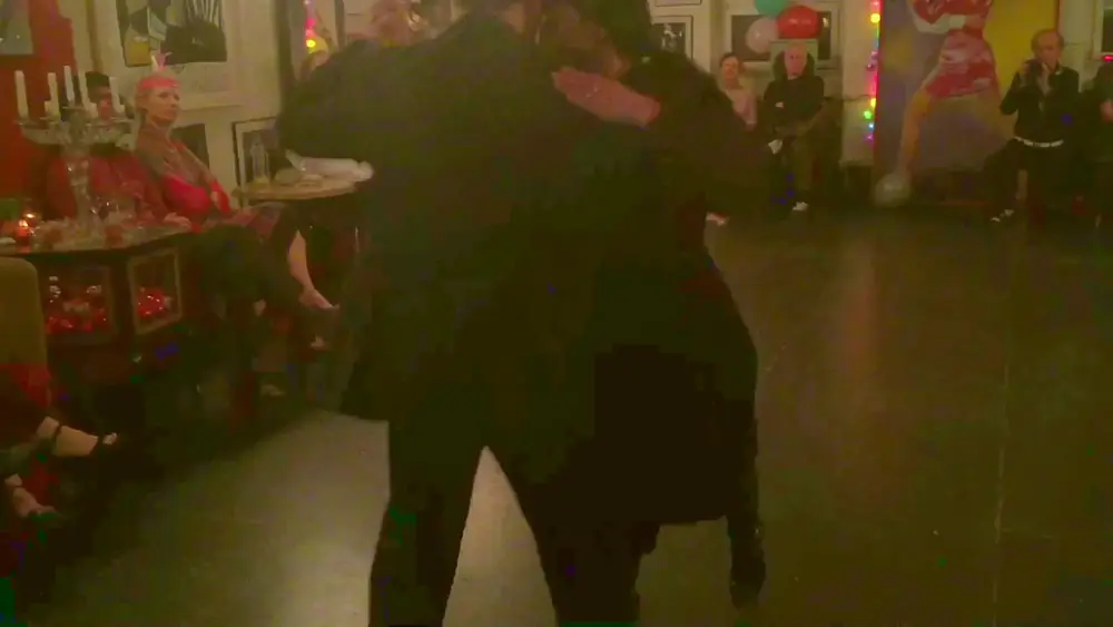 Video thumbnail for Ezequiel Paludi y Geraldin Rojas bailan un tango "Mala Junta" de O. Pugliese