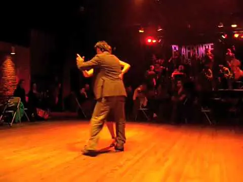 Video thumbnail for Fausto Carpino y Veronica Toumanova bailando un tango en Bendita Milonga (Buenos Aires) 1