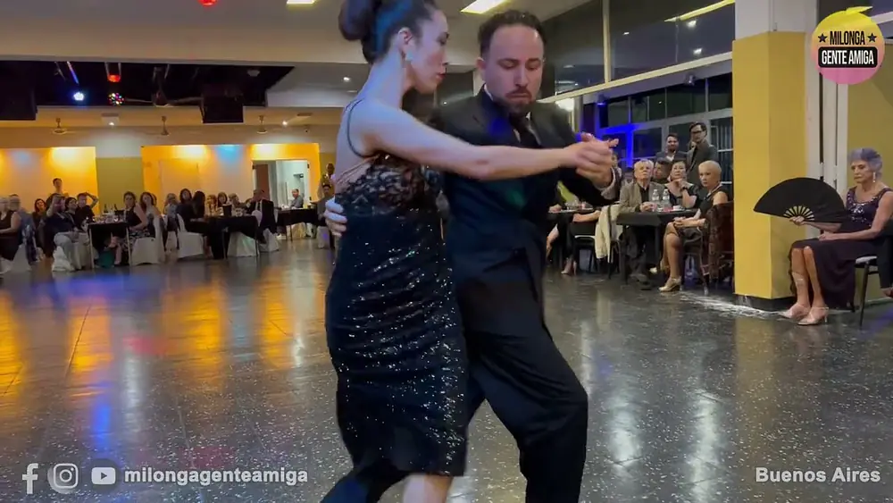 Video thumbnail for Jeremías Fors y Verónica Vazquez - Milonga Gente Amiga - 29/OCT/2023 (1/2)