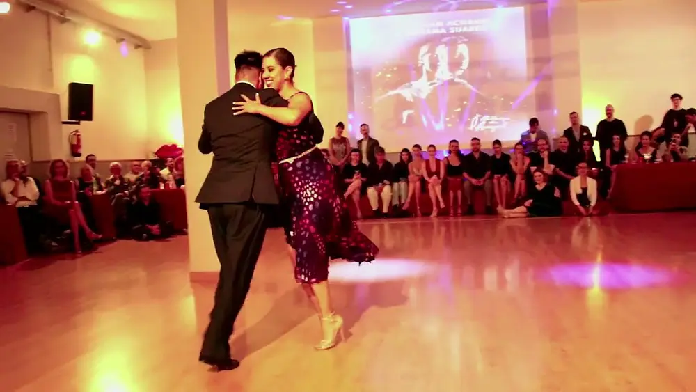Video thumbnail for Sebastián Achaval y Roxana Suárez - Milonga Mano Brava - Solo Tango Orquesta