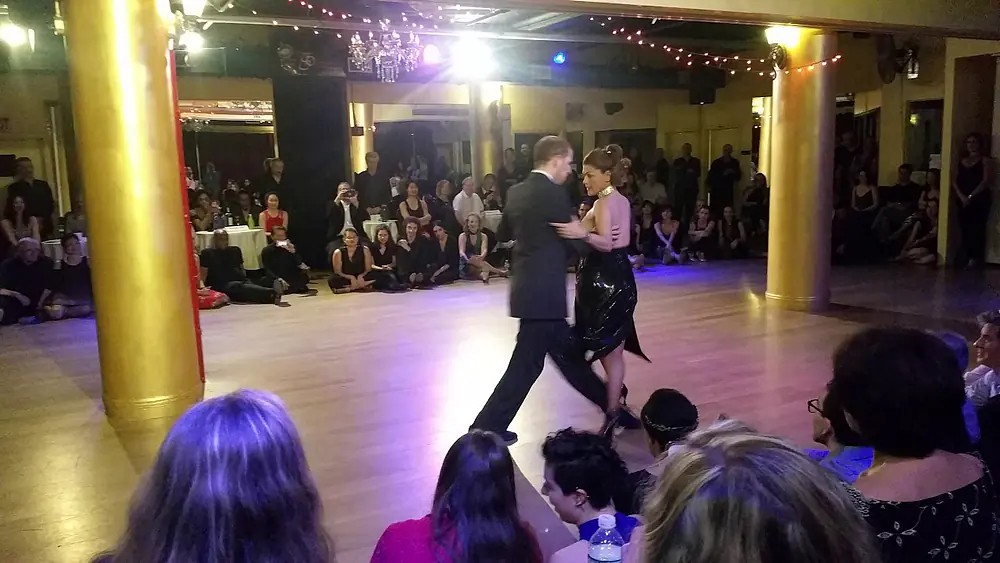 Video thumbnail for Argentine tango: Angeles Chanaha & Kristian Velazquez - Gallo Ciego