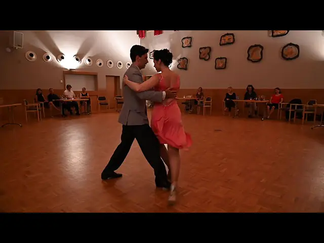 Video thumbnail for Maria Casán & Pablo Ávila: Tango Vals "Viejo Portón" de Rodolfo Biagi