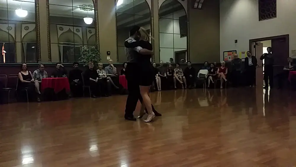 Video thumbnail for Sol Gabis y Agustín Rojas, Milonga Epoca 2018.05.05 milonga