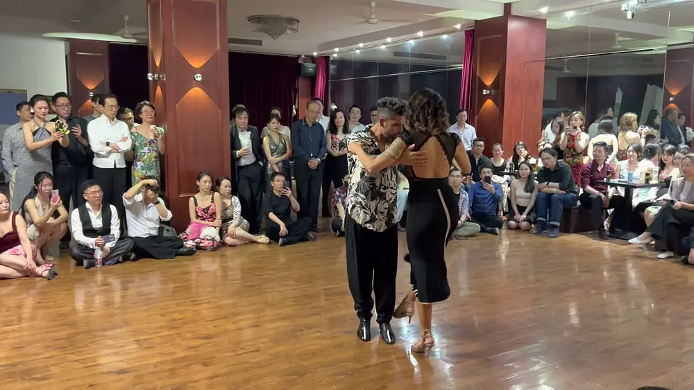 Video thumbnail for Majo Martirena & Rodrigo Fonti dancing Caló in Shanghai May 2023