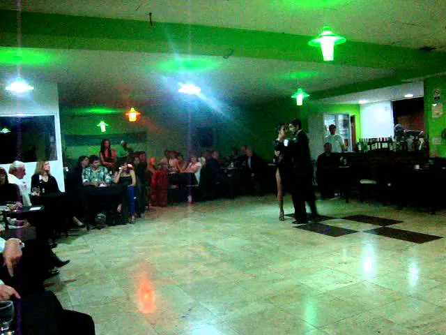 Video thumbnail for CARLA CAMPAGNONI Y FRANCO ANDRADA- Milonga con Ana y Luis- Mendoza.
