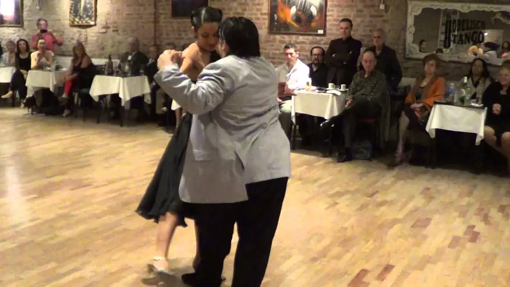 Video thumbnail for Alejandra Mantiñan y Ahoniken Quiroga Tango "Buscándote" Obelisco Tango Domingo (31-08-14)