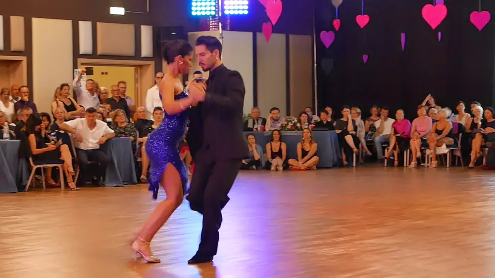 Video thumbnail for Dante Sanchez y Indira Hiayes