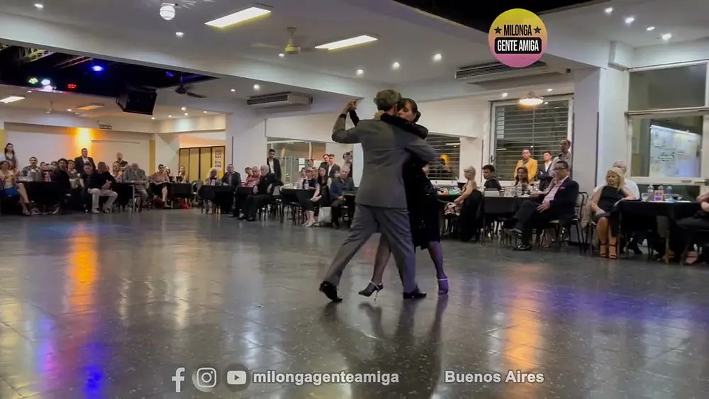 Video thumbnail for Diego Amorin y Ceclia Capello  - Milonga Gente Amiga - 31/MAR/2024 (1/2)