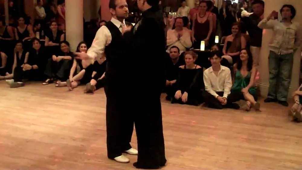 Video thumbnail for Tango "Quejas de Bandoneon" by Vladimir Estrin and Meng Wang