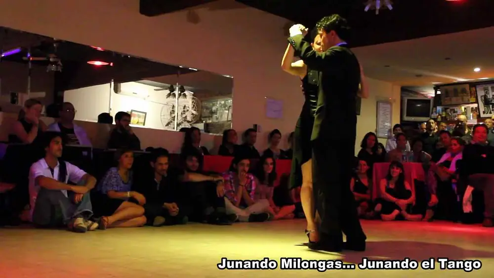 Video thumbnail for CECILIA CAPELLO Y DIEGO AMORIN EN MILONGA10 (Milonga)