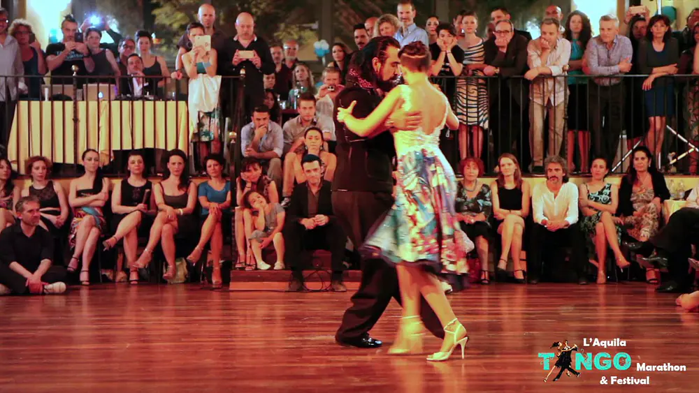 Video thumbnail for Akin Gokkaya & Ilgin Tetikcan - Rie Payaso orquesta Juan D'Arienzo