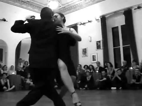 Video thumbnail for Ariadna Naveira y Fernando Sanchez - Milonga Brava (Genova)