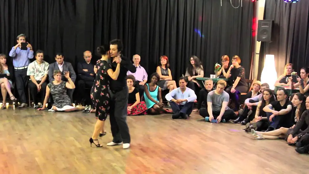 Video thumbnail for Céline Giordano y Alexis Quezada à Esta Noche de Luna, Paris 31/10/2015