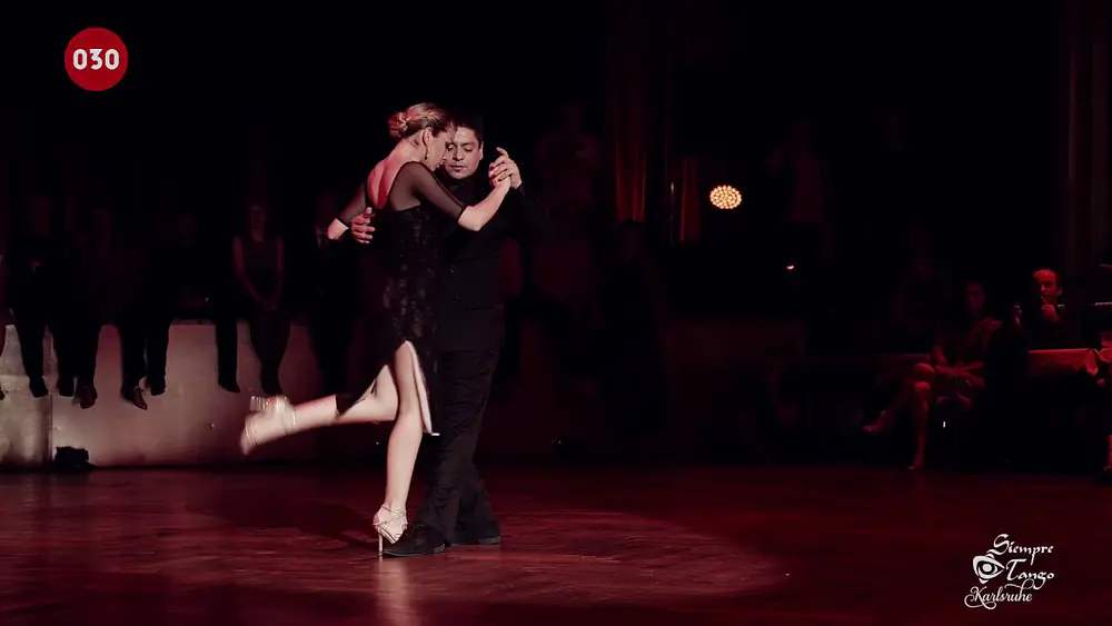 Video thumbnail for Noelia Hurtado y Carlitos Espinoza, Karlsruhe Tango Festival 2016,   2/5