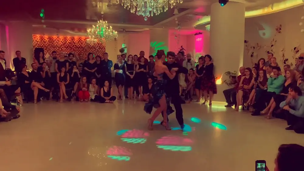 Video thumbnail for Alejandra y Adrian Veredice - Roberto Goyeneche - Romance De Barrio @ Tango VIP