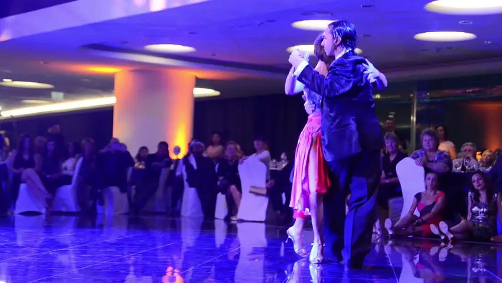 Video thumbnail for Gustavo Rosas. Tango con Gisela Natoli en Festival de Tango de Dubai Julio.2016.Emiratos Arabes.