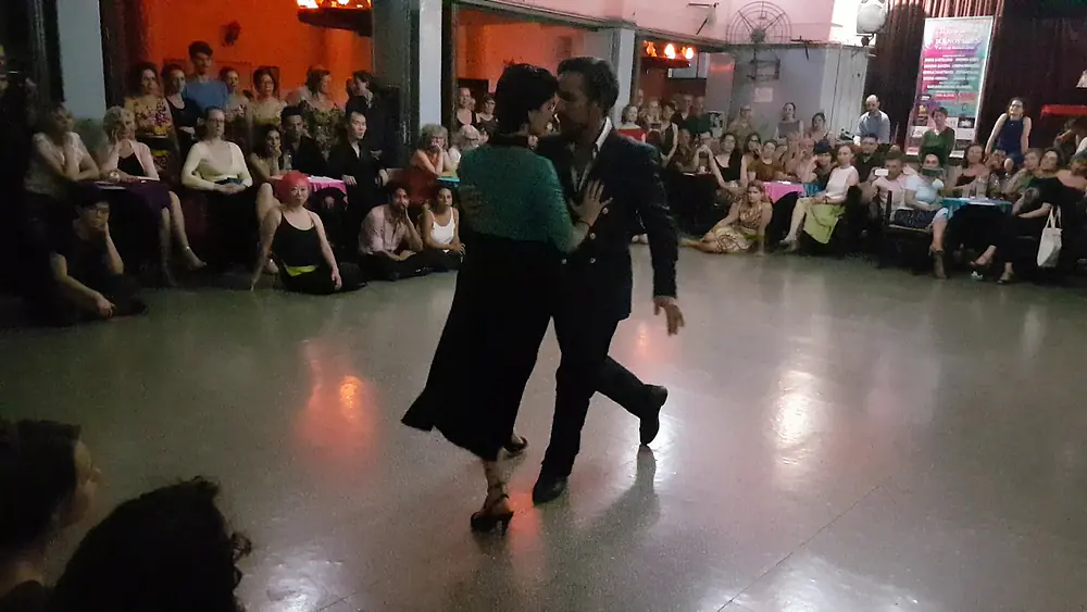 Video thumbnail for MARIELA SAMETBAND y GUILLERMO BARRIONUEVO en Viva La Pepa Milonga dentro del LADY'S Tango (1/2)