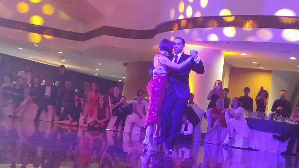 Video thumbnail for Gustavo Rosas y Gisela Natoli.Tango.Demo en Dubai 2016
