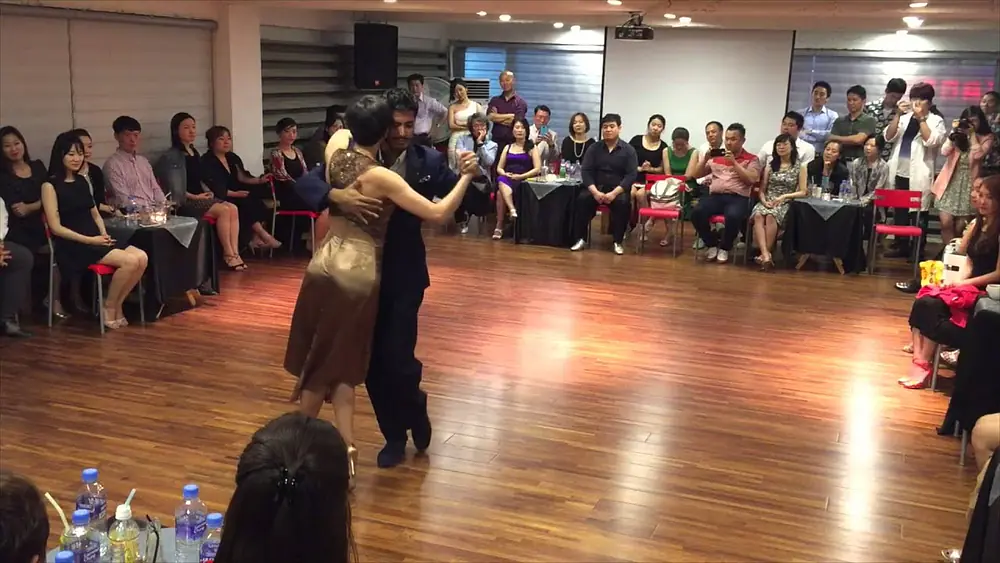 Video thumbnail for Paula Tejeda y Lucas Carrizo - Busan 2015