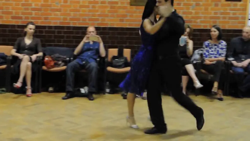 Video thumbnail for Cristian Petitto & Paula Duarte at Reading Tango Club - Vals