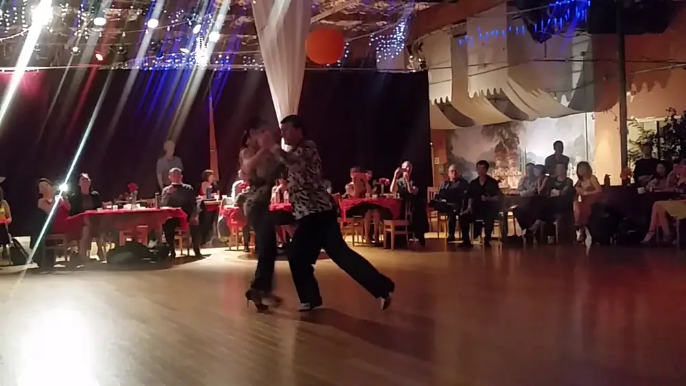 Video thumbnail for Alejandro y Rosalía Barrientos, Allegro Milonga 2018.04.12