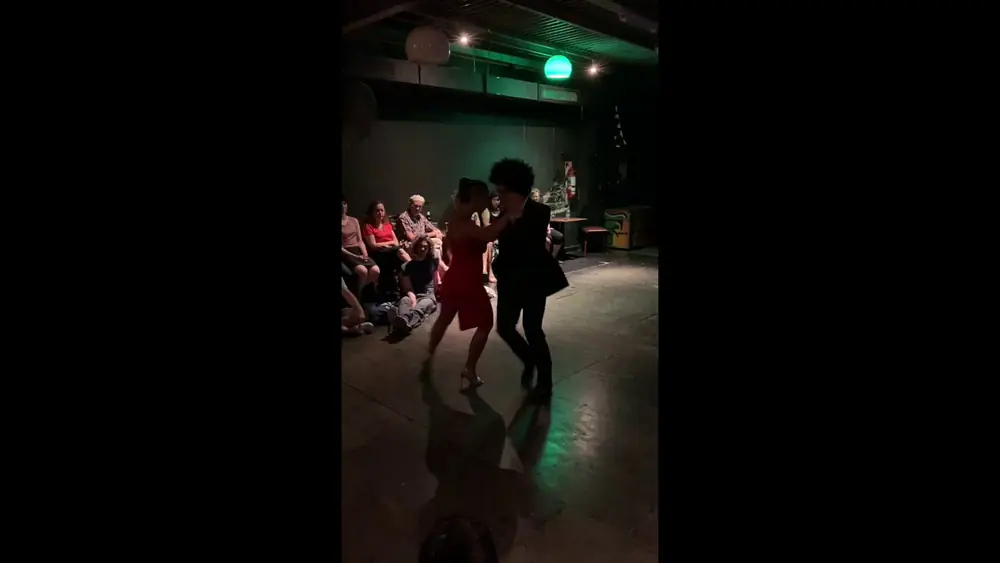 Video thumbnail for Vinicius Souza y Gaby Mataloni en La Mandrilera Milonga, Buenos Aires 1