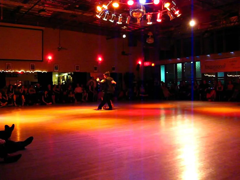 Video thumbnail for Ariadna Naveira y Fernando Sanchez 1 of 4