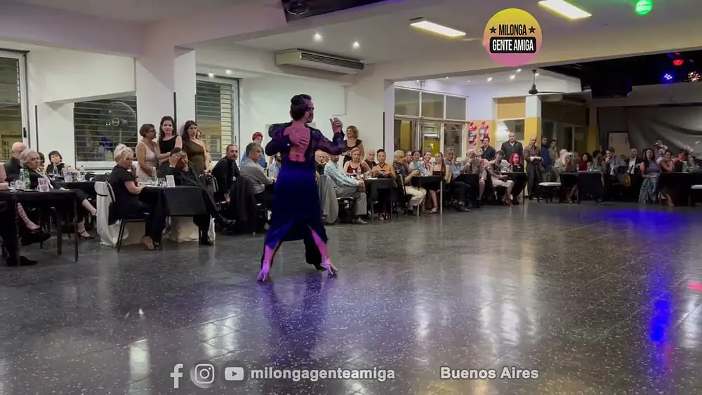 Video thumbnail for Agustina Juanbelz y Facundo Barrionuevo  - Milonga Gente Amiga - 25/FEB/2024 (3/3)