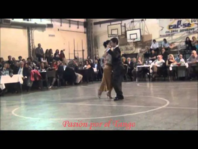 Video thumbnail for DANA ZAMPIERI y LUCAS GAUTO Bailando  PORTEÑO Y BAILARÍN en la MILONGA MALENA en el SUNDERLAND