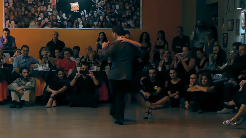 Video thumbnail for Luciana Muzio & Claudio Coppola, El vals de nochebuena (Tango vals)