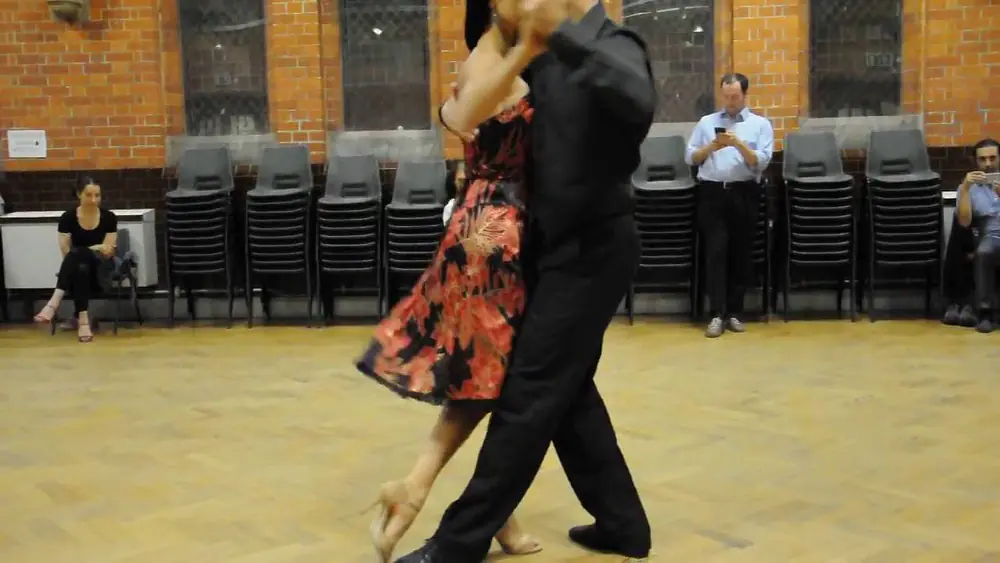 Video thumbnail for Stylish Ganchos with Cristian Petitto & Paula Duarte at Reading Tango Club
