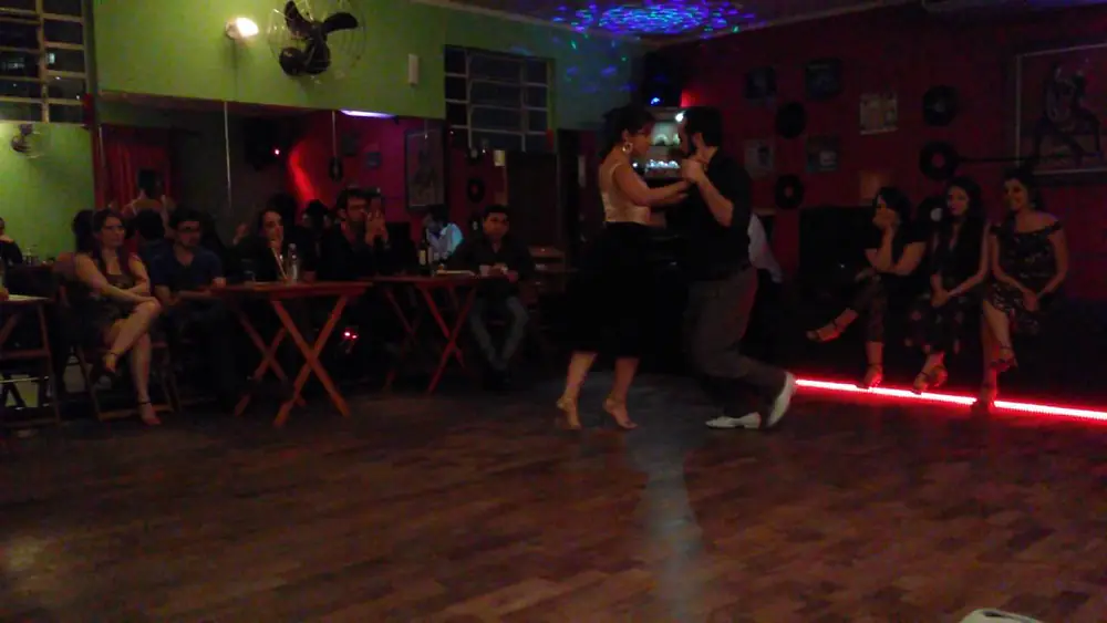 Video thumbnail for Juliana Maggioli e Pablo Rodriguez no Tango Baires 2/5
