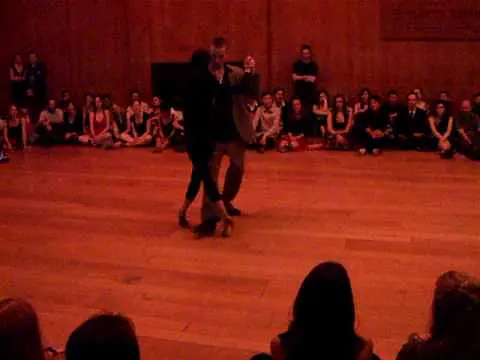Video thumbnail for Yale Tango Fest 2009: Christa Rodriguez y Jaimes Friedgen (2)