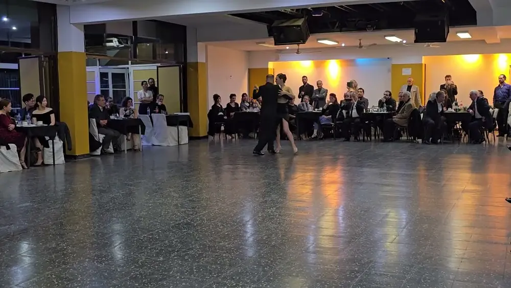 Video thumbnail for Endre Szeghalmi y Andrea Serban 2/2 milonga Gente Amiga