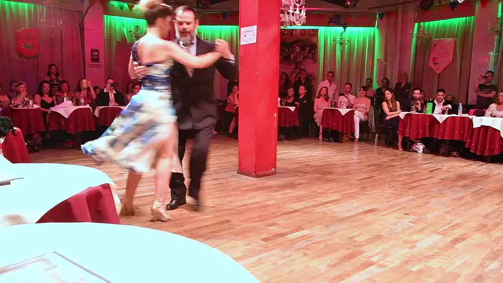 Video thumbnail for Fabian Peralta y Josefina Bermudez en Porteño y Bailarín -2