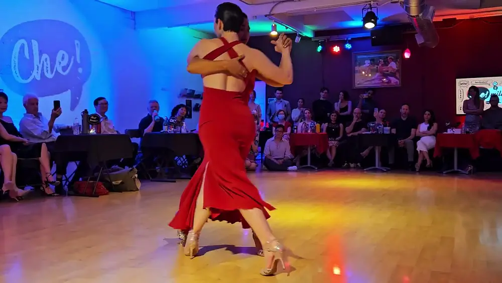 Video thumbnail for Ines Muzzopappa & Corina Herrera performance at Che! Milonga on 5/4/24 (3 of 4)