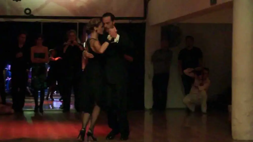 Video thumbnail for 121208 Rodrigo Rufino et Gisela Passi milonga+1259