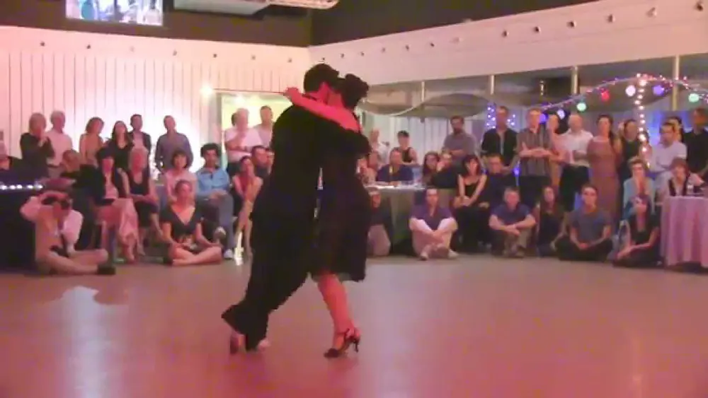 Video thumbnail for Selva Mastroti et Marcelo Ramer dansent  la milonga