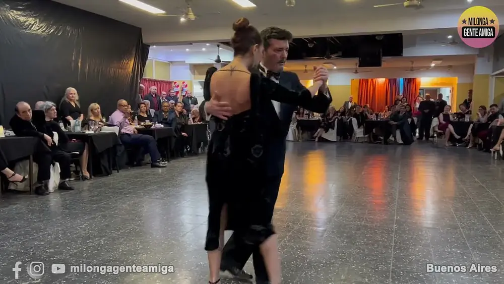 Video thumbnail for Carlos Rivarola y Moira Castellano - Milonga Gente Amiga - 23/JUL/2023 (1/3)