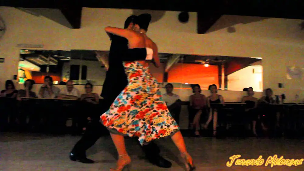 Video thumbnail for JUAN STEFANIDES Y JIMENA HOEFFNER EN MILONGA 10 (Vals)