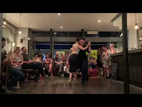 Video thumbnail for Veronica Toumanova & Asya Moiseeva perform to Juan d'Arienzo "Yunta brava" (3/4), Paris