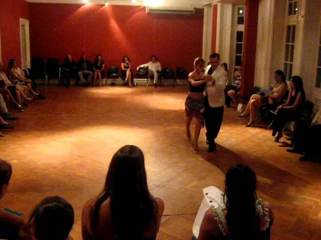 Video thumbnail for Exhibición Leandro Oliver y Laila Rezk en Practica Palacio Balcarce 1