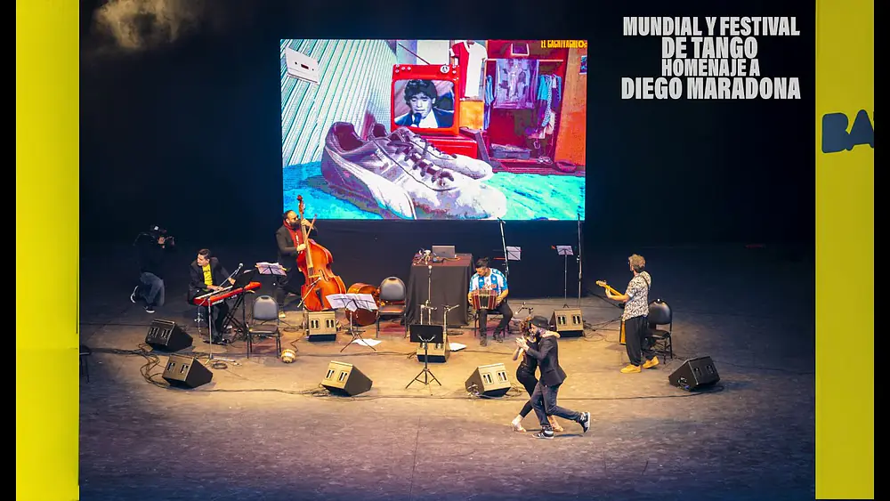 Video thumbnail for Festival y Mundial de Tango, Homenaje a Maradona - Rocio Lequio & Bruno Tombari con El Cachivache